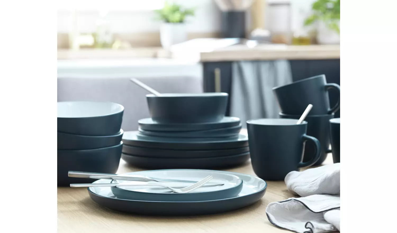 Dine in Style with HomeGems Dinner Sets
