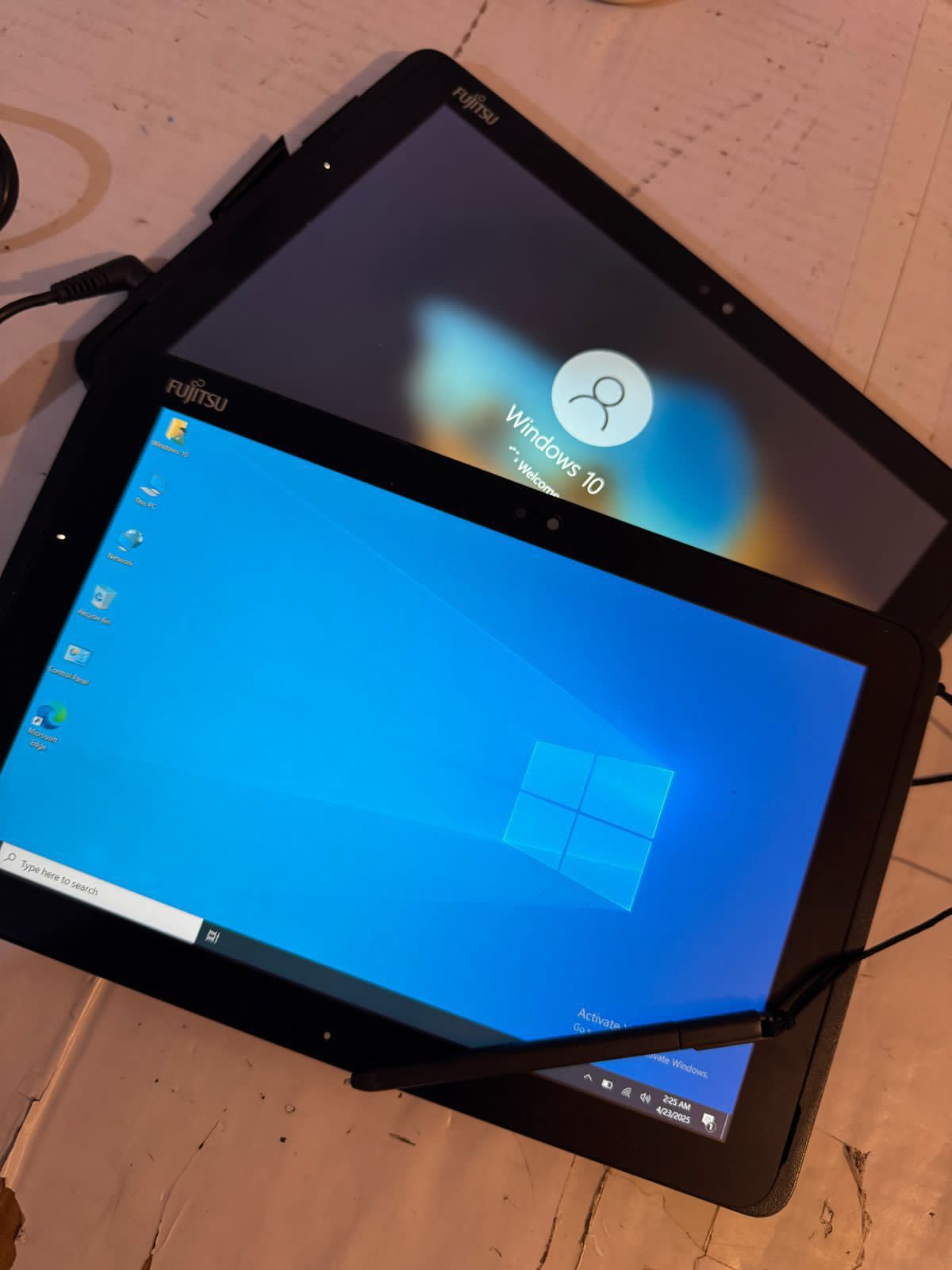 Fujitsu tablet 4GB Ram Touchscreen