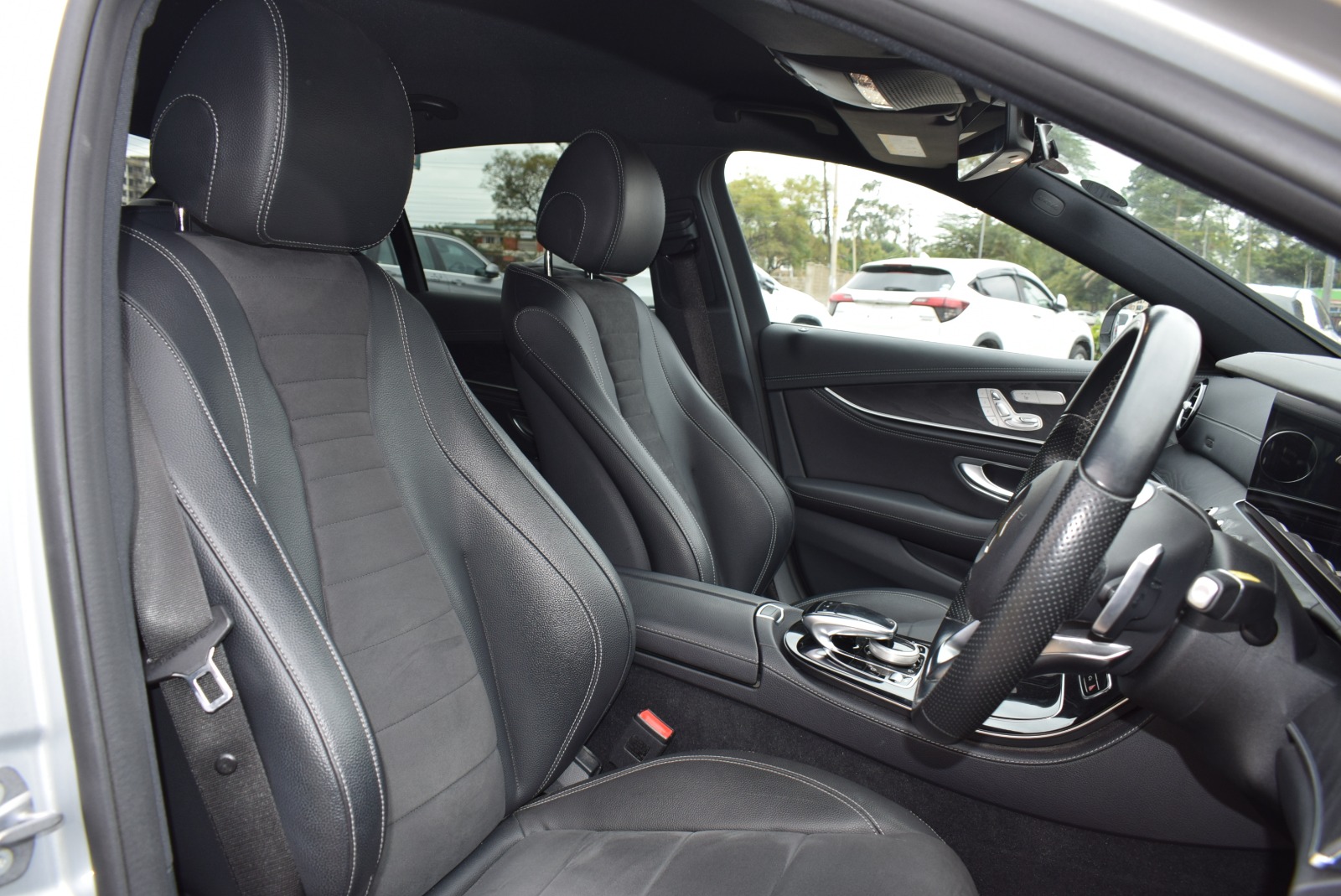 Classic Mercedes Benz E200 (offer)