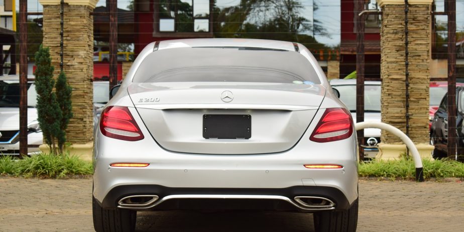 Classic Mercedes Benz E200 (offer)