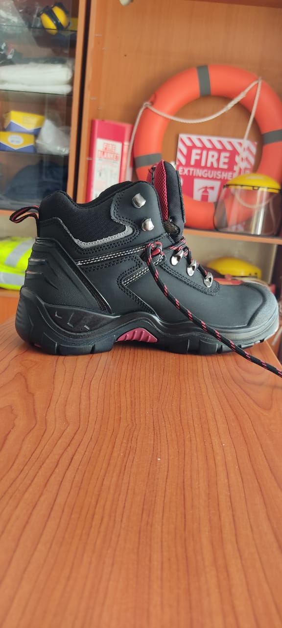 Heavy-Duty Boots Built for Worksites