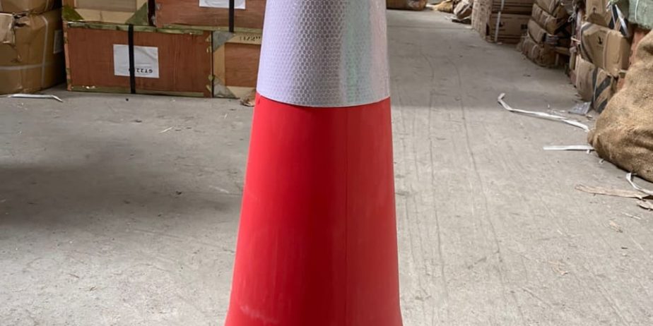 75cm Safety Cone ensures stability and visibility on roads, sites, and in emergency zones.