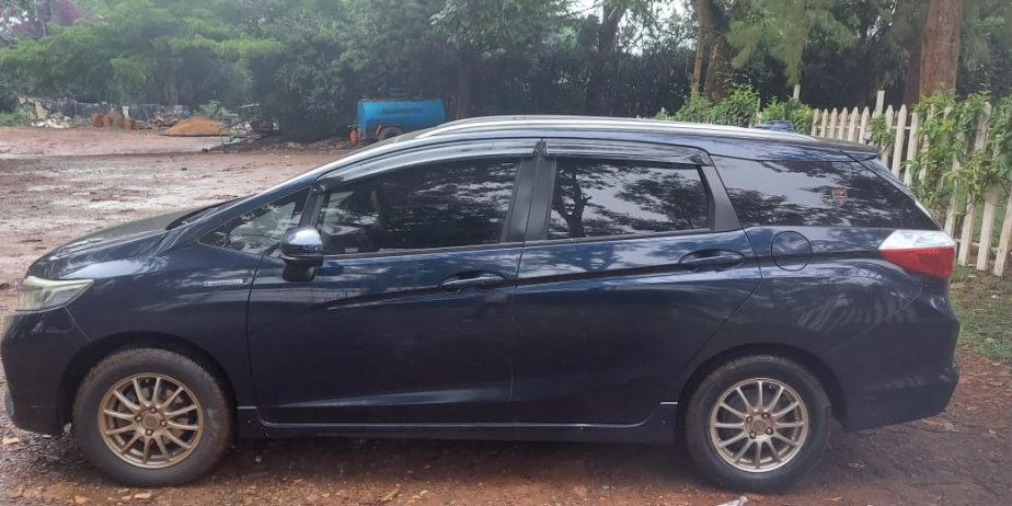 Honda Fit Shuttle Hybrid Engine capacity1500 YOM 2015