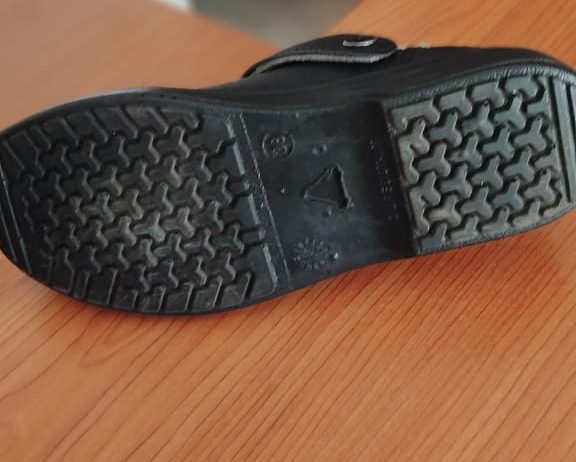 VE12 Safety Clog: Lightweight, Slip-On Protection