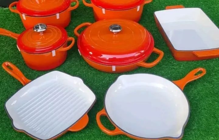 11 Pieces SFE Cast Iron Cooking Pots